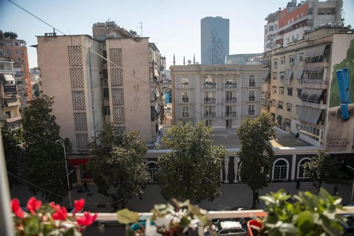 Central Vibe Tirana 0*,  Albania